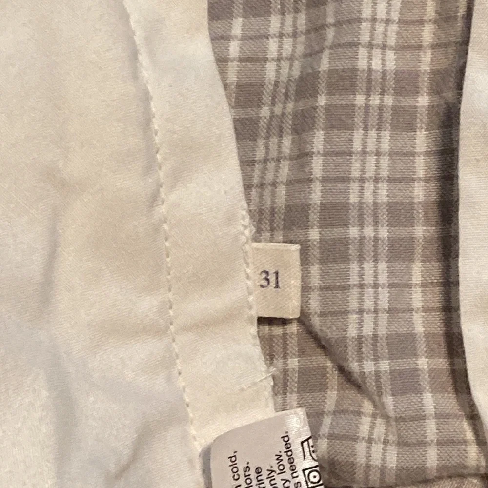 J. Crew Men’s Shorts | Color: White & Gray Patterned | Size: 31